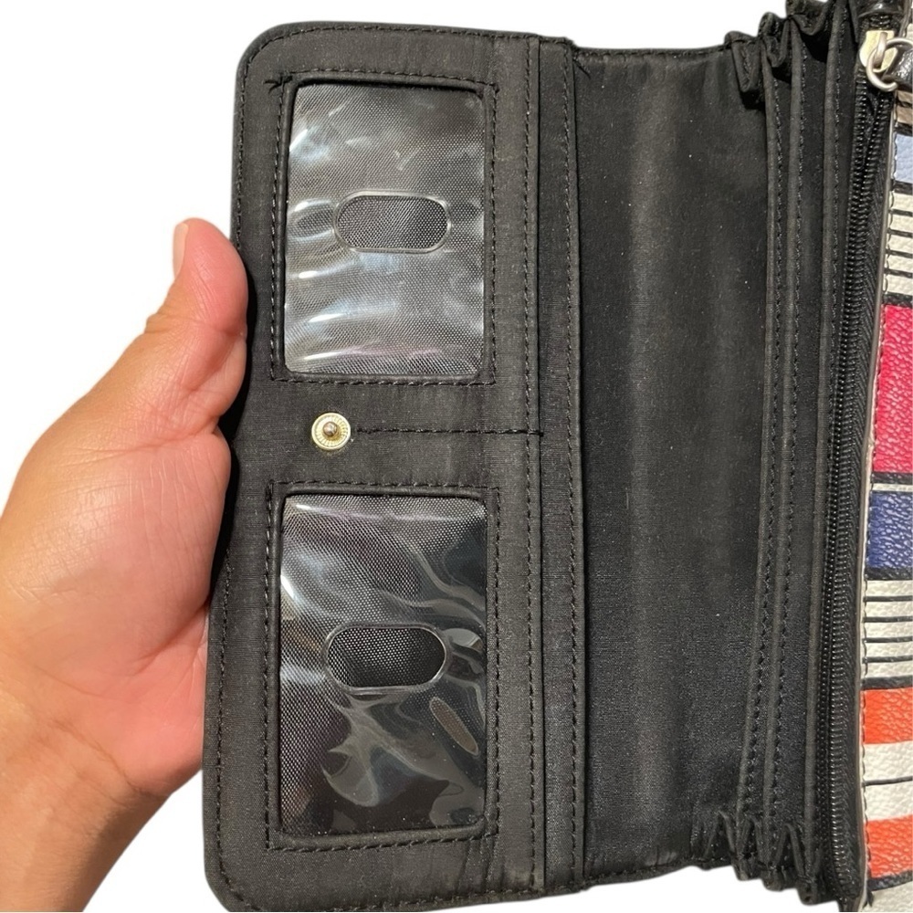 Liz Claiborne Black and Pink Geometric Wallet - Picture 7 of 7